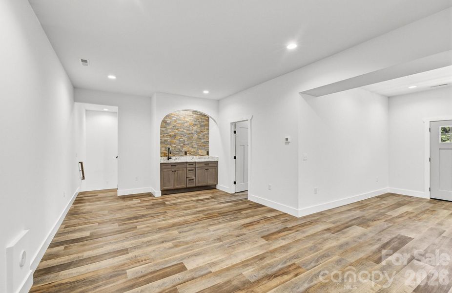 Spacious, unfurnished interior of a new home in , Asheville (Image 34). Spacious, unfurnished interior of a new home in , Asheville (Image 34).