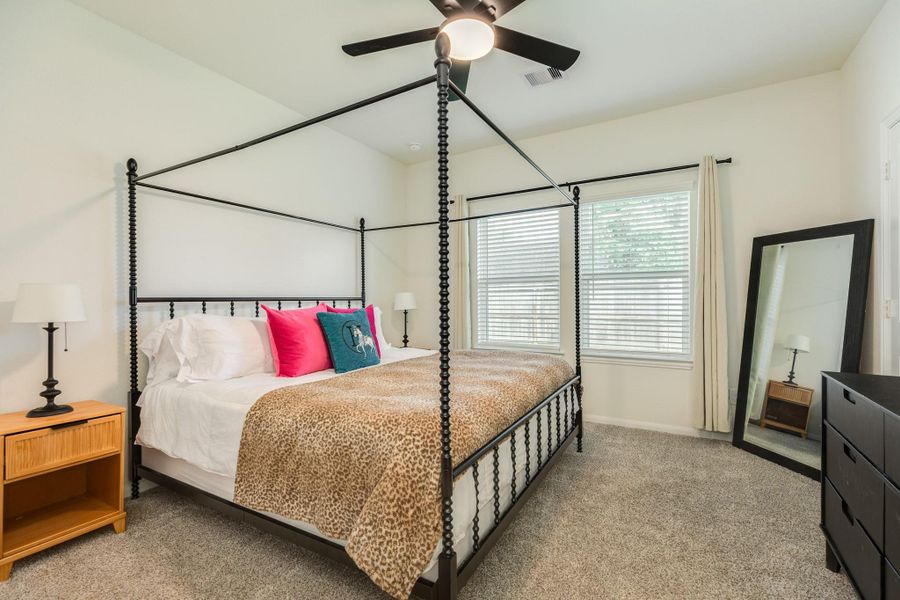 Furnished interior view inside a new home in Columbia Lakes, West Columbia (Image 16).