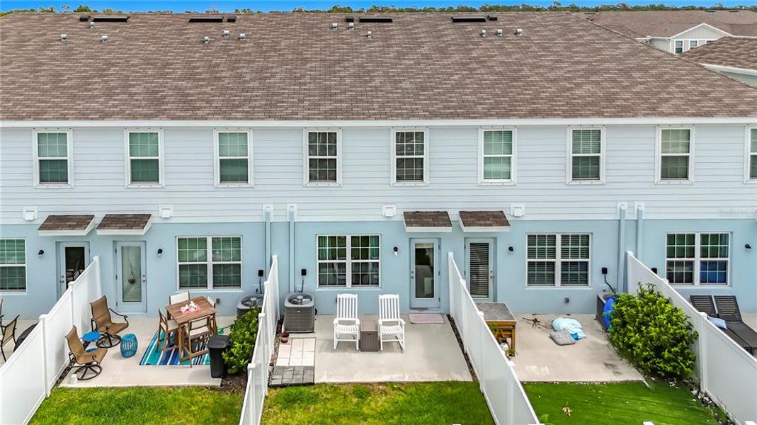 Exterior details and patio area of a home in , Bradenton (Image 26).
