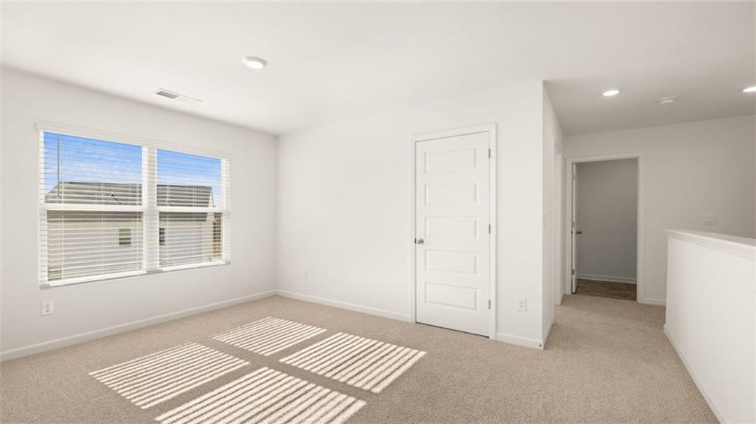 Spacious, unfurnished interior of a new home in Poplar Preserve, Newnan (Image 25).