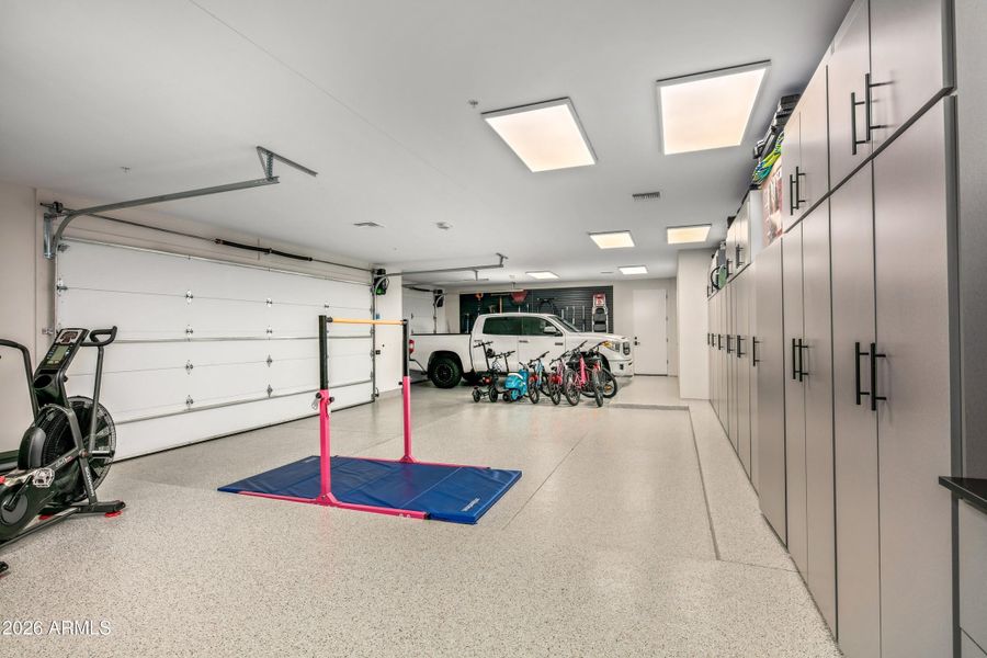 038_Air Conditioned 3 Car Garage