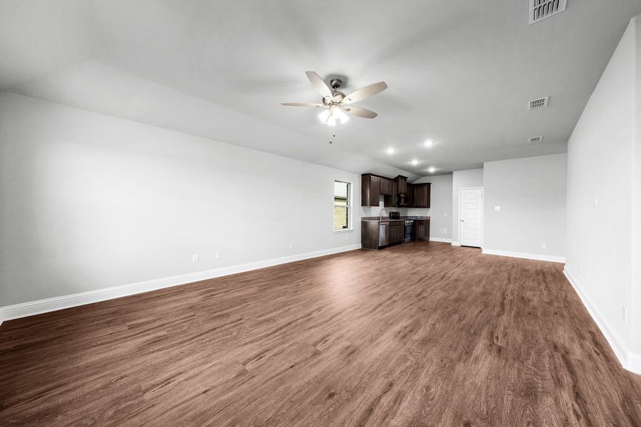 Spacious, unfurnished interior of a new home in Stonecreek, Sulphur Springs (Image 22).