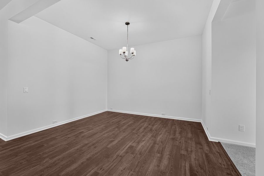Spacious, unfurnished interior of a new home in Estates at Sugar Creek, Fort Mill (Image 19).