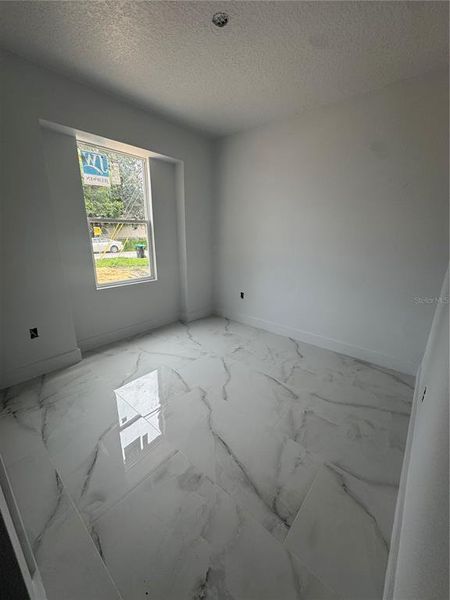 Spacious, unfurnished interior of a new home in , Winter Garden (Image 21).