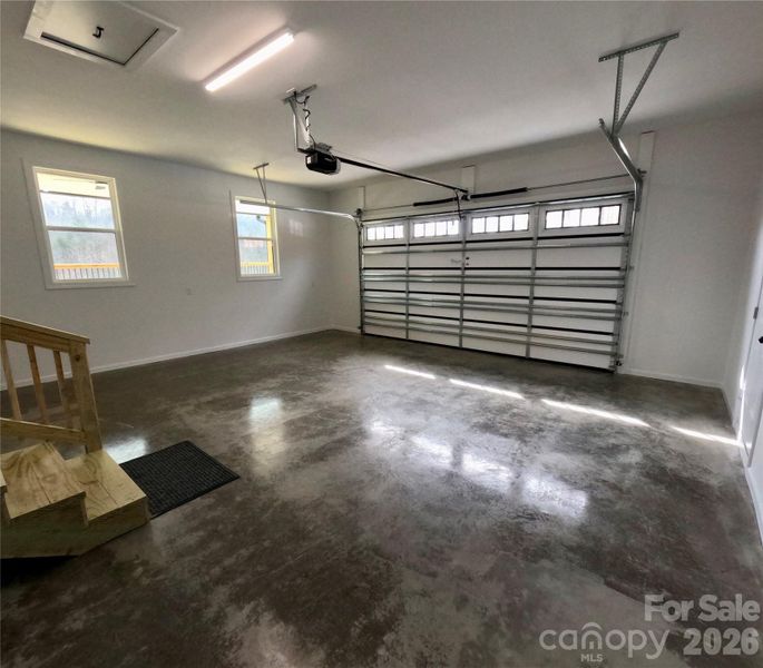 Spacious, unfurnished interior of a new home in , Marion (Image 11).