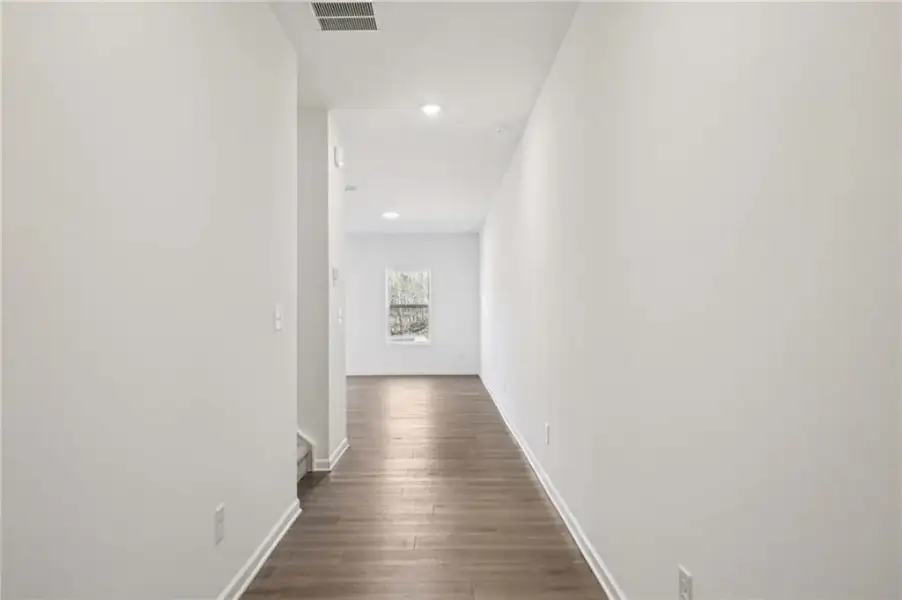 Spacious, unfurnished interior of a new home in Langston Reserve, Cartersville (Image 11).