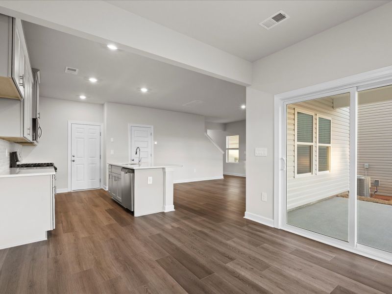 Welcome to the Dallas floorplan at Village at White Pine.