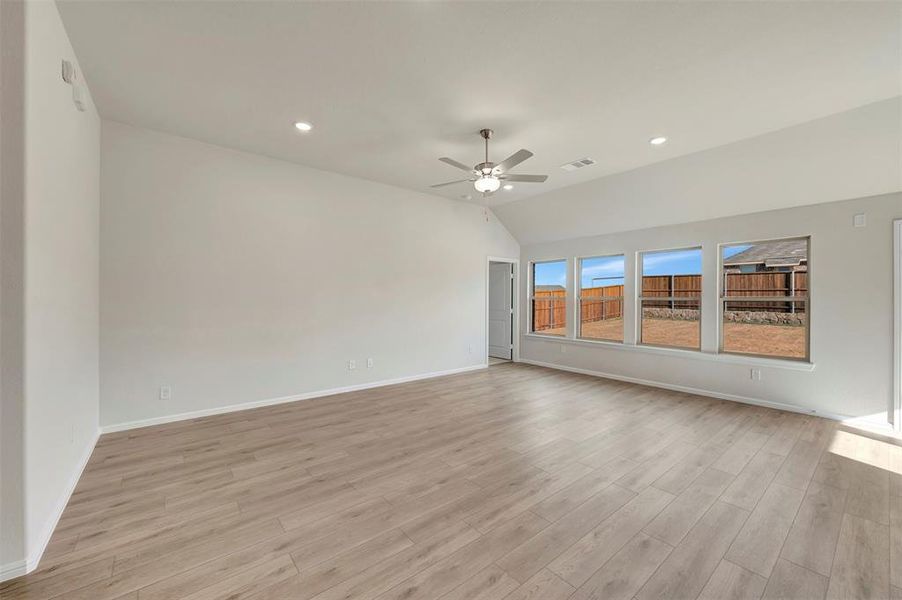 Spacious, unfurnished interior of a new home in Meadow Park, Ponder (Image 17). Spacious, unfurnished interior of a new home in Meadow Park, Ponder (Image 17).