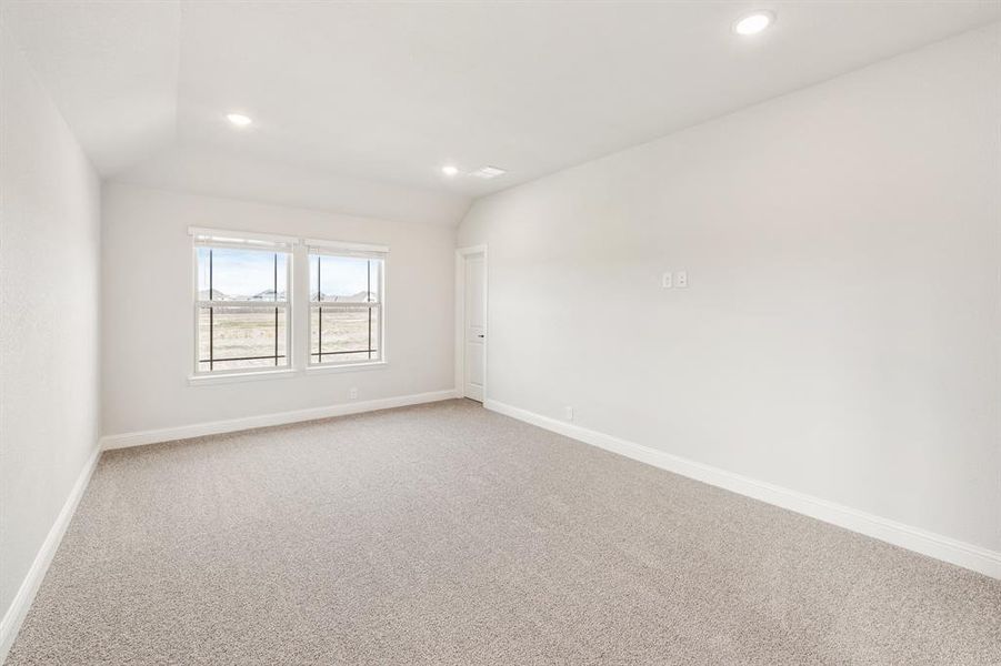 Spacious, unfurnished interior of a new home in Ridge Ranch Classic 60, Mesquite (Image 31).