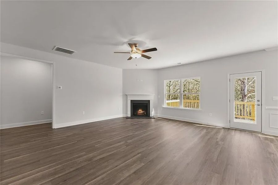 Spacious, unfurnished interior of a new home in Harrison Valley, Simpsonville (Image 12).