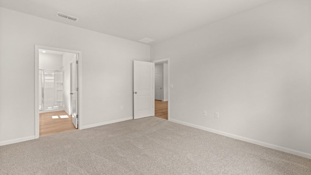 Spacious, unfurnished interior of a new home in Northberry, Rome (Image 18).