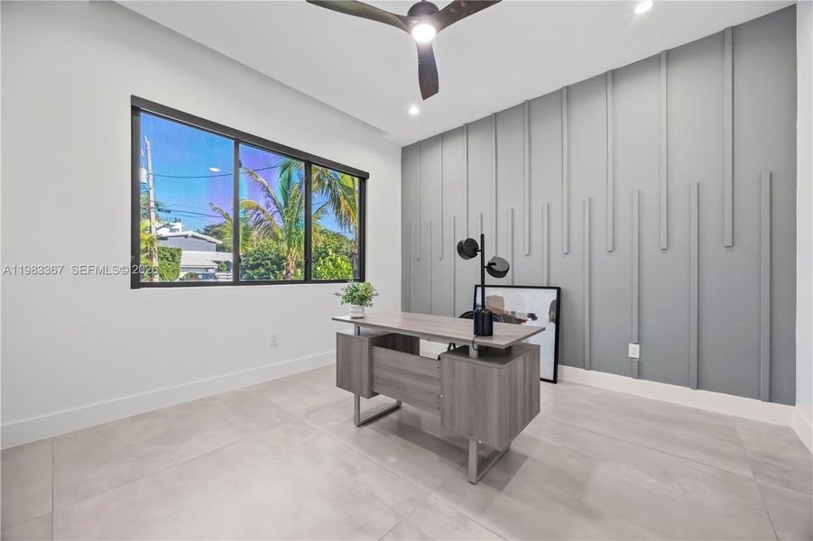 Furnished interior view inside a new home in , Fort Lauderdale (Image 21).