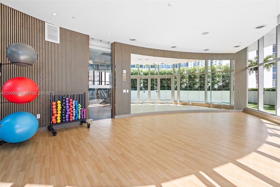 Community amenities in , Miami (Image 43).