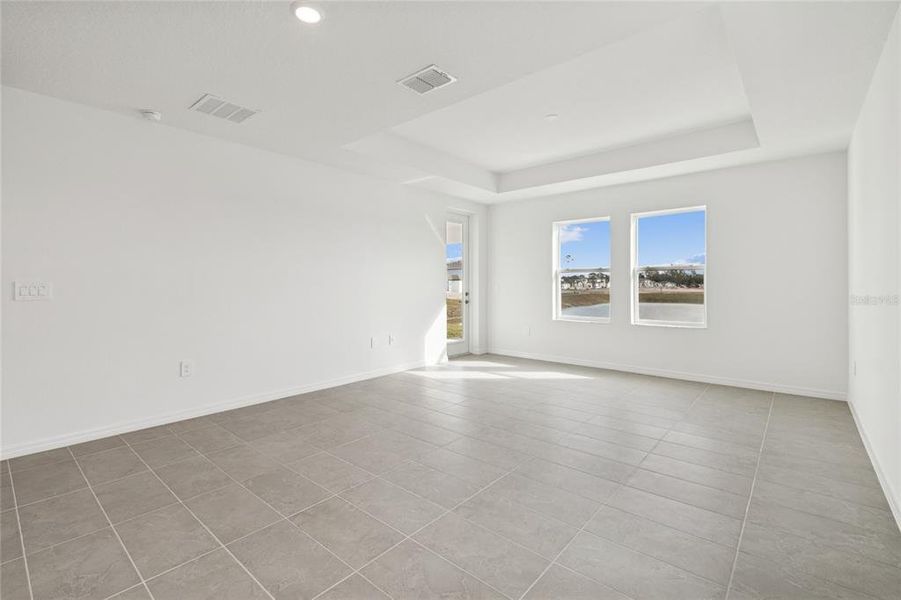 Spacious, unfurnished interior of a new home in Southpointe, Palmetto (Image 26).
