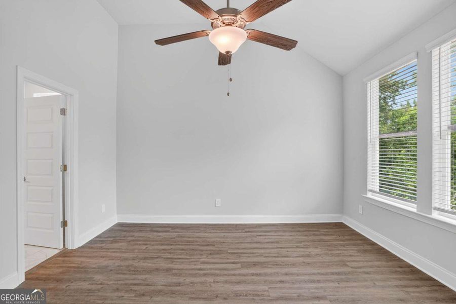 Spacious, unfurnished interior of a new home in Killian Manor at The Adares, Adairsville (Image 15). Spacious, unfurnished interior of a new home in Killian Manor at The Adares, Adairsville (Image 15).