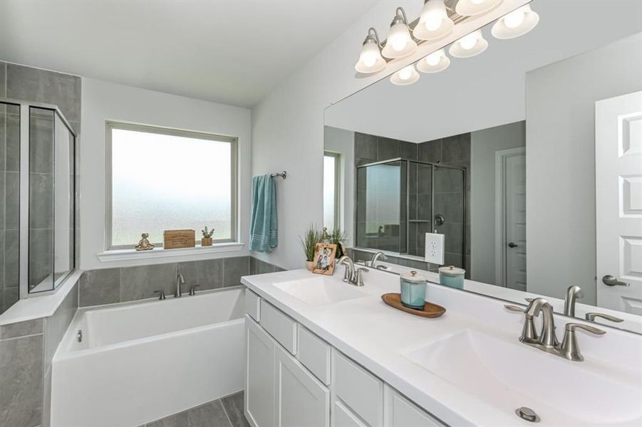 Furnished interior view inside a new home in Parkbrook, Panama City (Image 12).