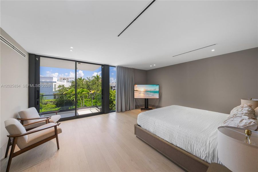 Furnished interior view inside a new home in , Key Biscayne (Image 6).