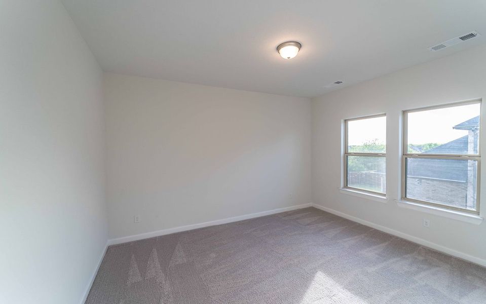 Spacious, unfurnished interior of a new home in Sonoma Verde, Rockwall (Image 17).