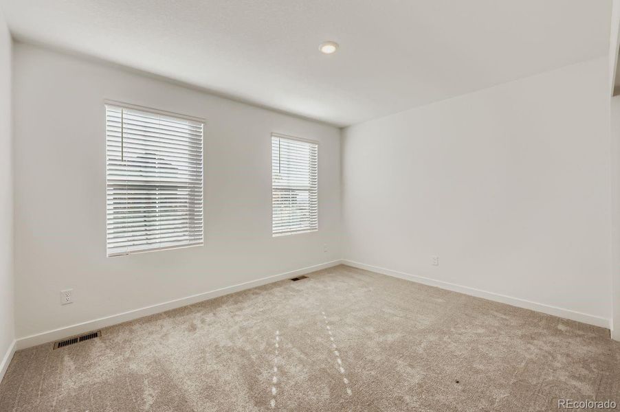 Spacious, unfurnished interior of a new home in Percheron: The Camden Collection, Colorado Springs (Image 10).