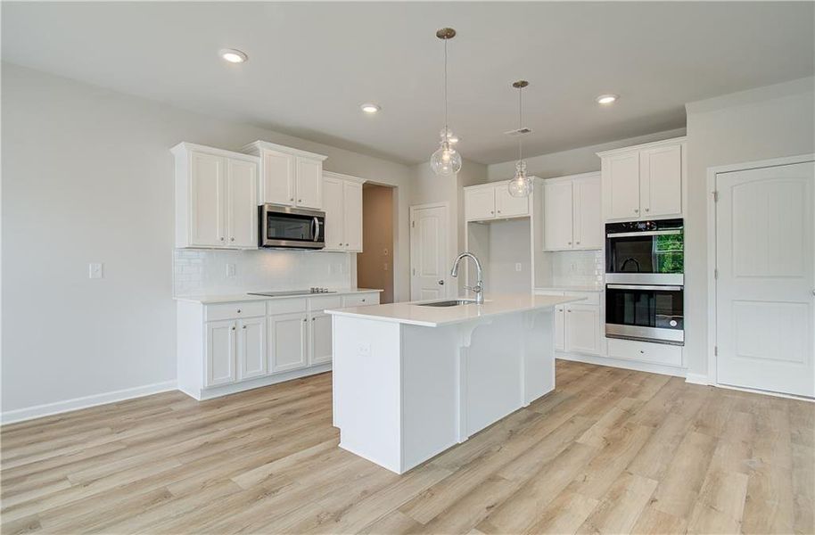 Furnished interior view inside a new home in Chapel Hill, Newnan (Image 4).