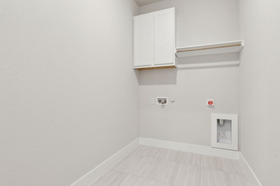 Spacious, unfurnished interior of a new home in Painted Tree Lakeside, McKinney (Image 28).