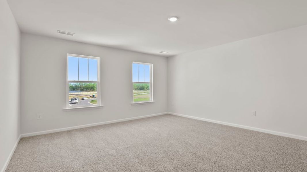 Spacious, unfurnished interior of a new home in Durbin Meadows Traditions, Fountain Inn (Image 30).