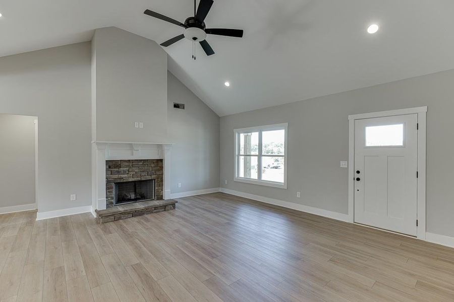 Spacious, unfurnished interior of a new home in , Hartwell (Image 15).