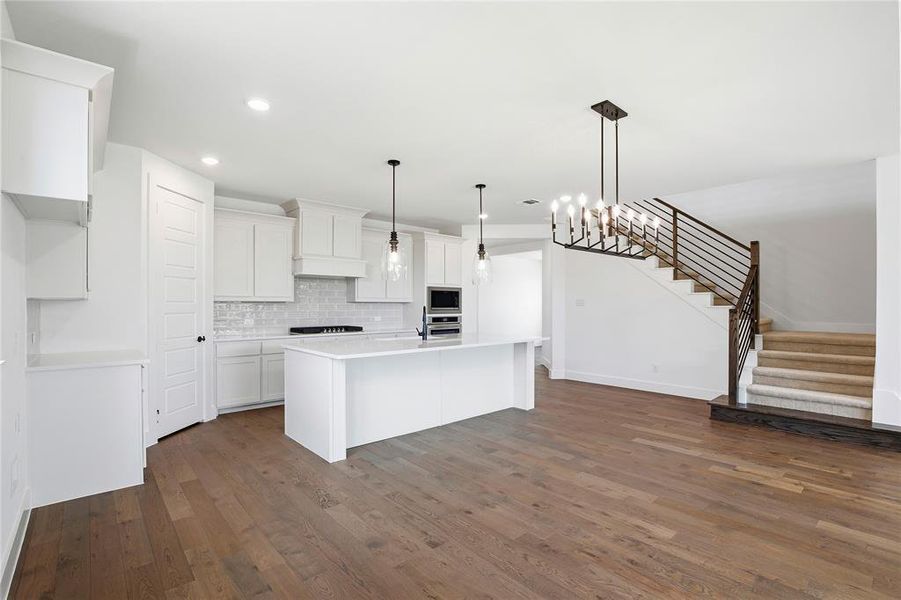Furnished interior view inside a new home in Talon Hills, Fort Worth (Image 12). Furnished interior view inside a new home in Talon Hills, Fort Worth (Image 12).