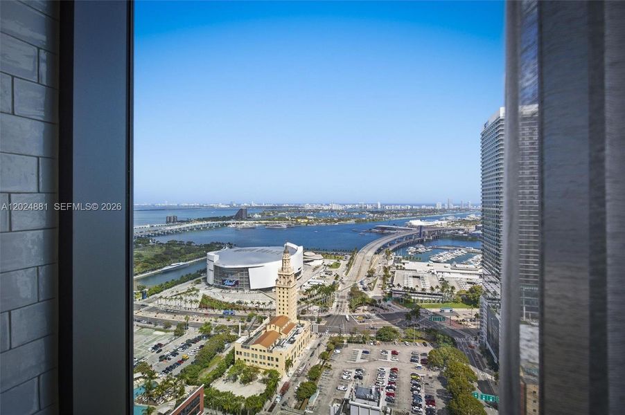 Condo located in Miami, FL showcasing its design and architecture (Image 4). Condo located in Miami, FL showcasing its design and architecture (Image 4).