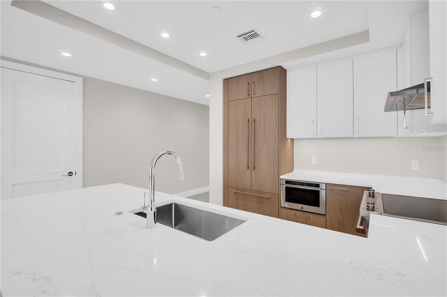 Image 86 of a home in .