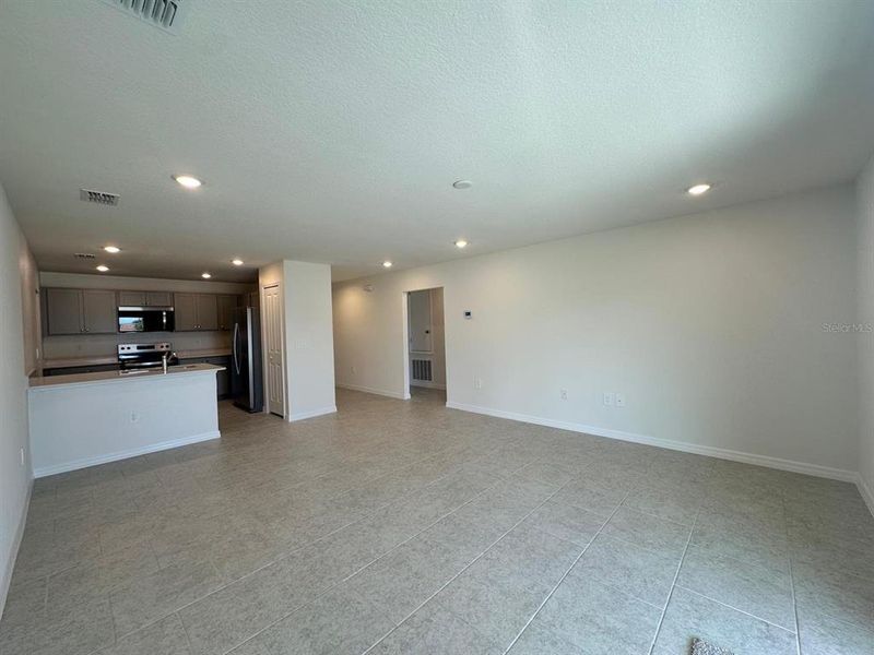 Spacious, unfurnished interior of a new home in Woodland Ranch Estates, Dundee (Image 10). Spacious, unfurnished interior of a new home in Woodland Ranch Estates, Dundee (Image 10).