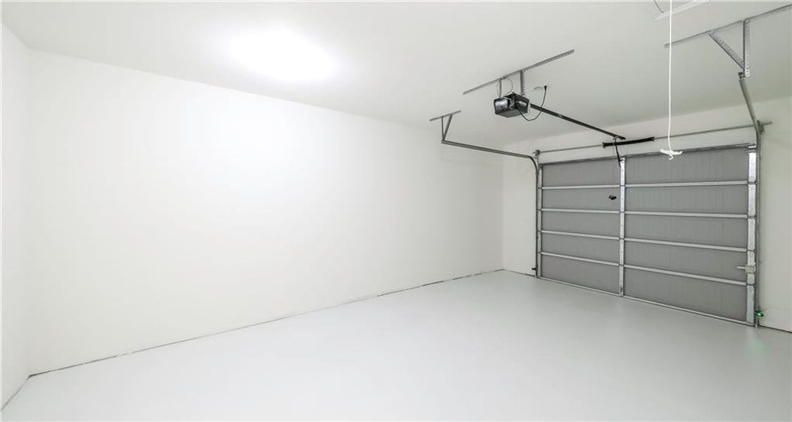 Spacious, unfurnished interior of a new home in , Carrollton (Image 30).