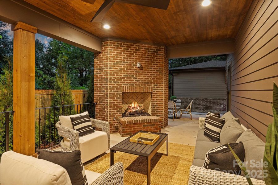 Exterior details and patio area of a home in , Charlotte (Image 4).