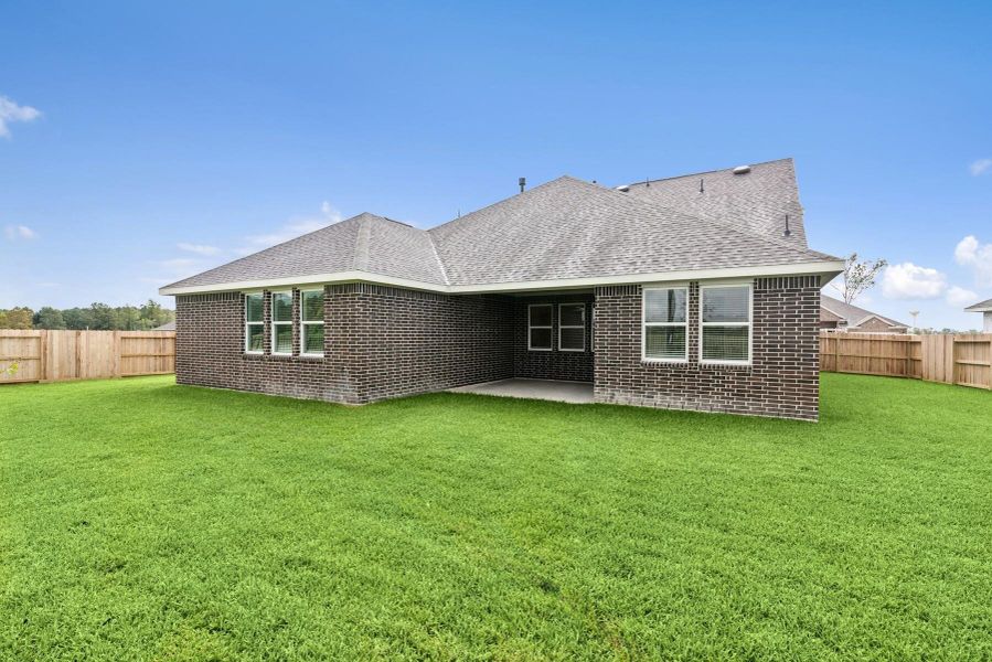 Huge backyard! Huge backyard!