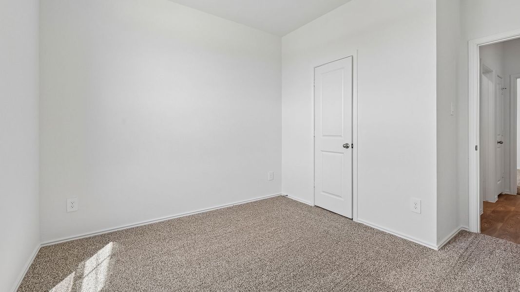 Spacious, unfurnished interior of a new home in Wayside, Uhland (Image 21).