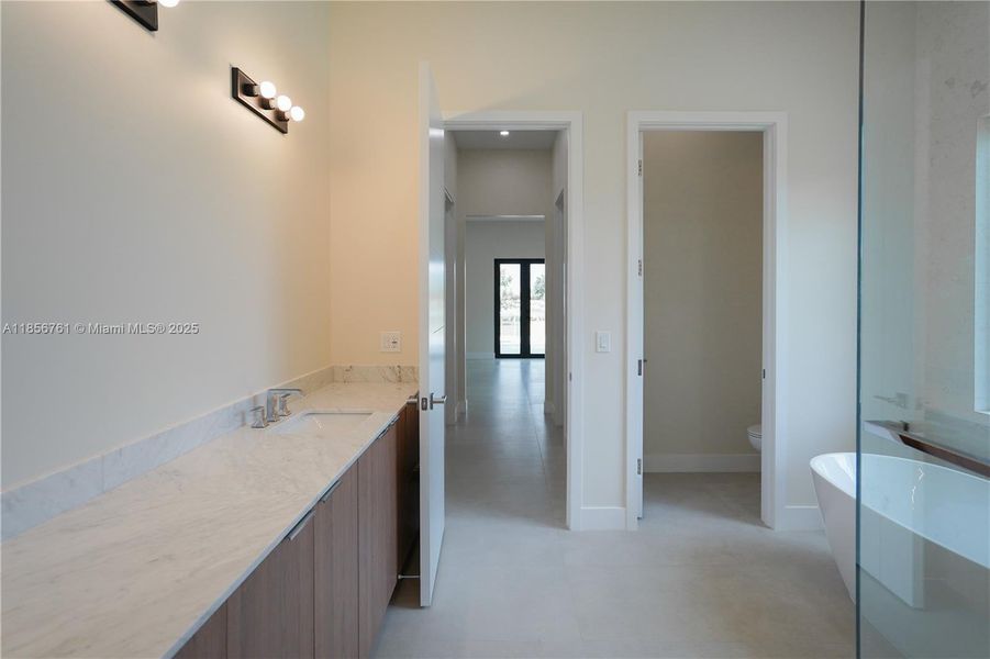 Spacious, unfurnished interior of a new home in , Homestead (Image 71).