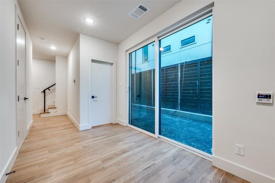 Spacious, unfurnished interior of a new home in , Dallas (Image 17).