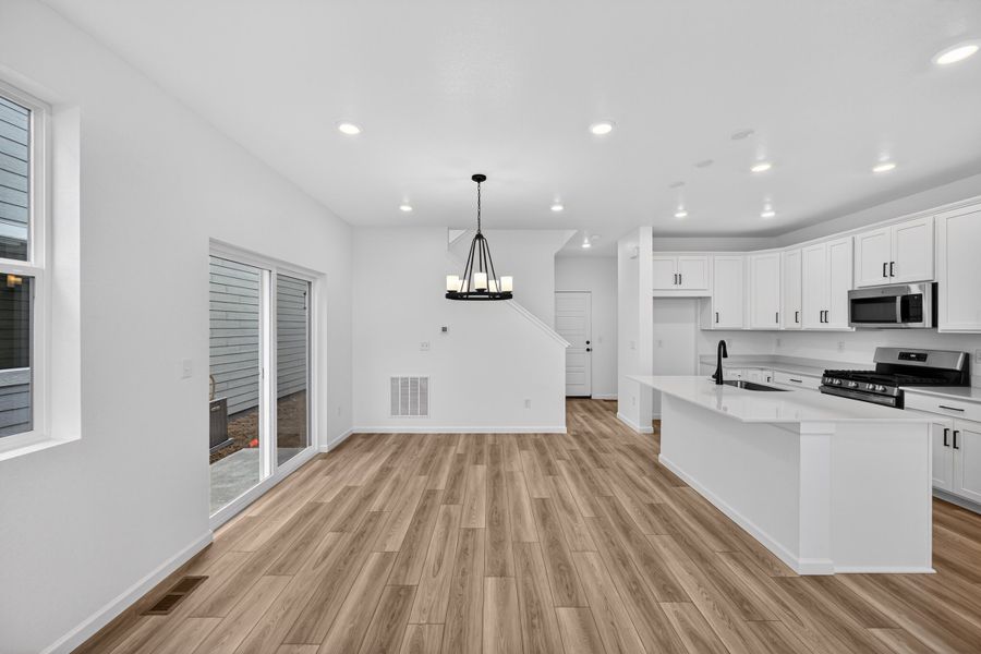 Spacious, unfurnished interior of a new home in Farmlore, Brighton (Image 11).