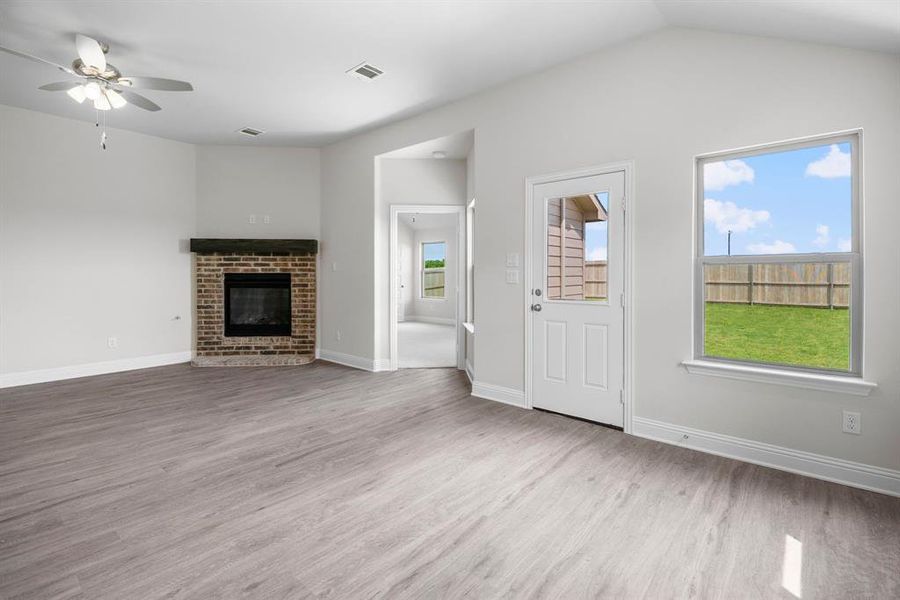 Spacious, unfurnished interior of a new home in Fox Landing, Caddo Mills (Image 20).