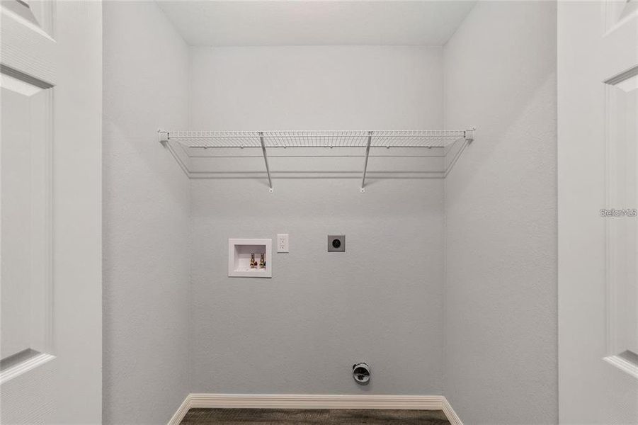 Spacious, unfurnished interior of a new home in , Dunnellon (Image 12).