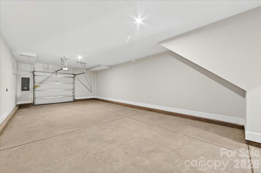 Large 2 bay garage Large 2 bay garage