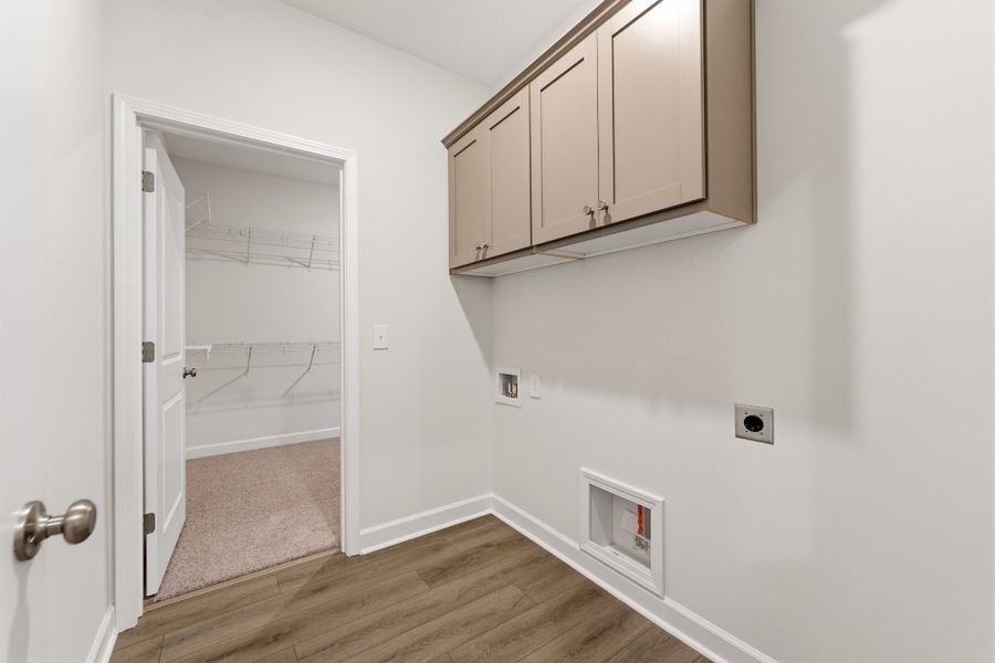 Spacious, unfurnished interior of a new home in Landing at Pine Lake, Anderson (Image 30).