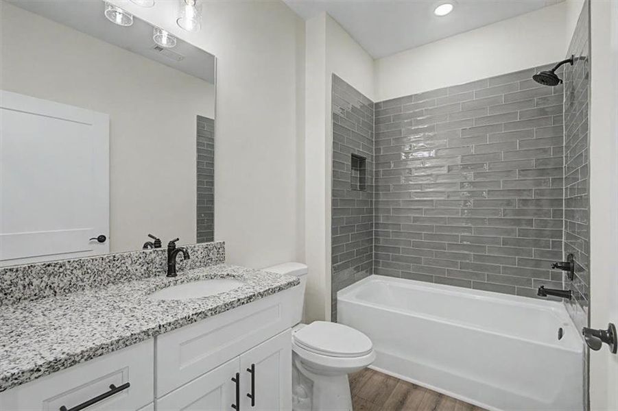 Furnished interior view inside a new home in , Dallas (Image 6).