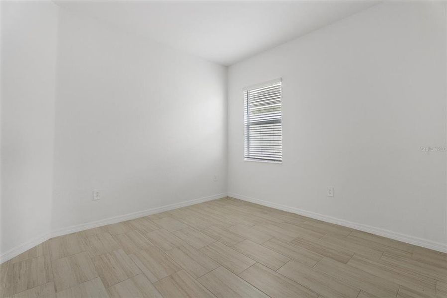 Spacious, unfurnished interior of a new home in Calusa Country Club, Lakewood Ranch (Image 29).