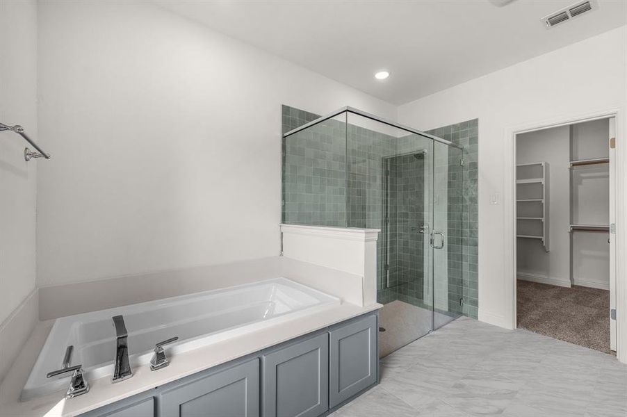 Furnished interior view inside a new home in , Weatherford (Image 6).