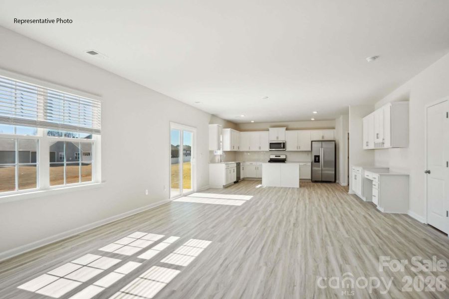 Spacious, unfurnished interior of a new home in Granite Falls, Lancaster (Image 39).