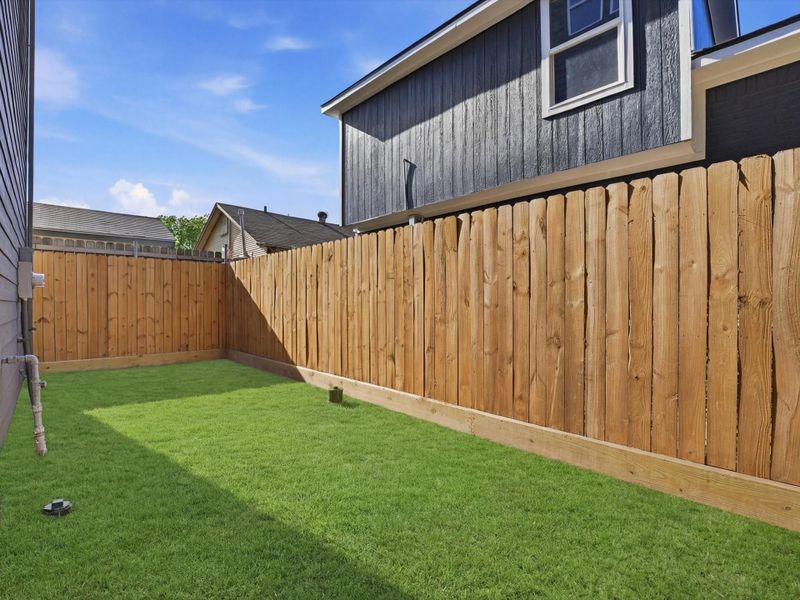 Exterior details and patio area of a home in , Houston (Image 17).