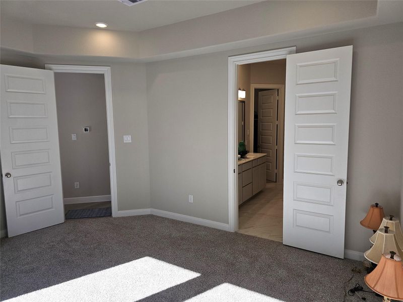 Spacious, unfurnished interior of a new home in Kemah Crossing - Luxe Series, Kemah (Image 32).
