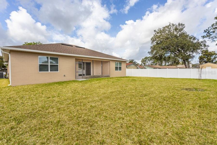 Exterior details and patio area of a home in , Palm Coast (Image 27).