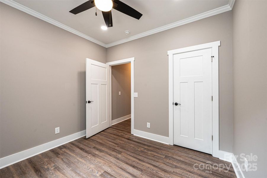 Spacious, unfurnished interior of a new home in , Lenoir (Image 30).